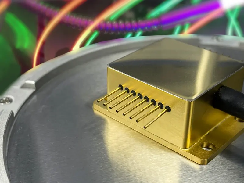 Ласерски извор светлости за офталмолошки систем за снимање